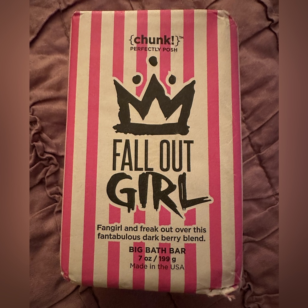 Perfectly Posh “Fall Out Girl” Chunk Big Bath Bar